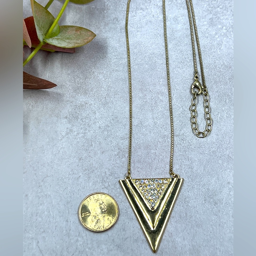 Fashion Pendant with clear crystals